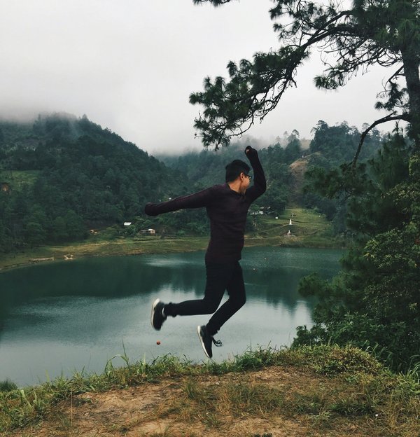 Comment choisir une croisière qui propose des activités de randonnée dans les montagnes de Patagonie?